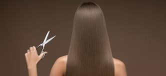 Frange, pointes, longueurs... Comment se couper soi-même les cheveux ?