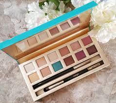 the limited edition eye shadow palette