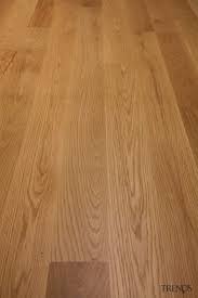 here is a view of the hardwood floo