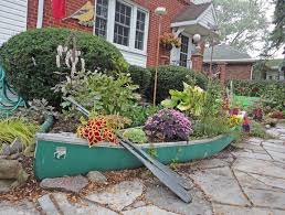 10 Ideas With Boat Planters