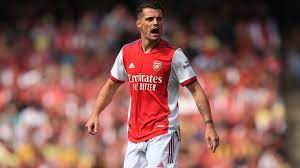 Arteta is under pressure to get results at arsenal there was an image of arteta slumped in his chair just with his head down and to me he looked like a broken man. Arsenal Coach Mikel Arteta Bestatigt Xhaka Verbleib Bei Den Gunners Stern De