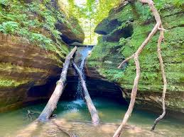 Starved Rock State Park: Ottawa and Kaskaskia Canyons and Council Overhang - thatawaydad.com