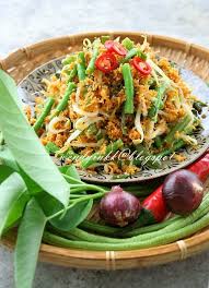 Lepaskan bungkusan daun pisang dan biarkan hingga hangat. An Addictive Salad That Made Me Keep On Munching I Remembered An Urap On My Balinese Rijsttafel That I Had In Kun Bali Food Balinese Recipe Indonesian Cuisine
