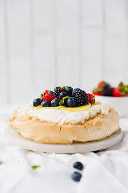 Trying to eat low carb is easier said than done, especially if you have a sweet tooth like me. Keto Pavlova Low Carb Sugar Free Cooking Lsl