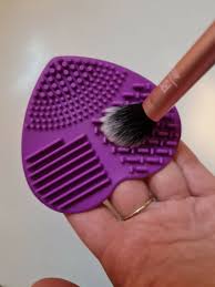 heart shape makeup brush cleaner