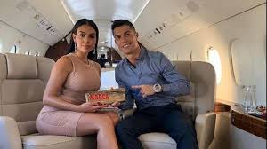 Cristiano ronaldo first wife spieler bild idee. Cristiano Ronaldo Enjoys Family Time With Girlfriend And Kids