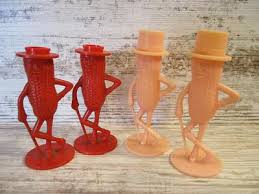 pepper shakers figures plastic decor