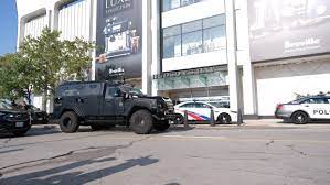 The apparent shooting comes nearly three years to the day after gunfire last erupted inside yorkdale mall. Vkxpmn86qysgam