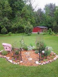 Diy Memorial Garden With A Trellis For