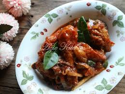 Aneka resepi masakan ayam klasik seperti ayam masak merah dan ayam goreng berempah. Ayam Masak Thai Azie Kitchen
