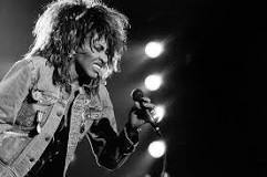 Queen of Rock 'n Roll Tina Turner (83) na lang ziekbed ...