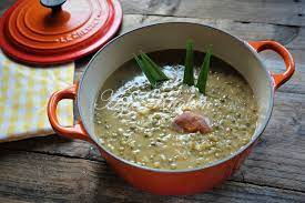 Fikir logik dan ingat balik emak dulu kalau masak bubur kacang hijau masukkan bahan apa? Bubur Kacang Hijau Dengan Durian Azie Kitchen