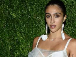 Lourdes, who is the daughter of music icon madonna and actor carlos leon, has been making a name for. Tochter Von Madonna Busenblitzer Von Lourdes Leon Sexy National Vol At