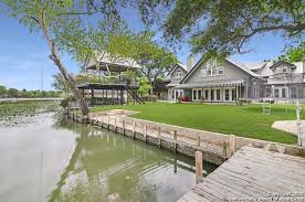 mcqueeney tx waterfront homes