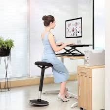 Standing desk stools using a standing desk stool means less work when transferring between sitting and standing positions which equals less strain on the body overall. Songmics Standing Desk Chair Standing Stool Ergonomic Wobble Stool 360 Swivel Balance Chair Adjustable Height 23 6 33 5 Inches No Assembly Required Black Uosc05bk