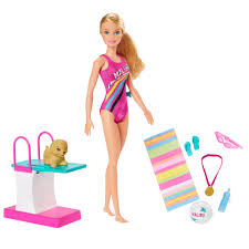 Barbie dream house oyunumuzda sizlerde genç ve sempatik kızımız barbie için en şık ve en dekoratif ev modasını oluşturmaya var mısınız. Barbie Dreamhouse Adventures Swim N Dive Doll With Diving Board Shop Playsets At H E B