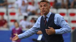 Neville was described by some on twitter as 'absolutely buzzing' during the game and afterwards the former england player himself said of united going top: Phil Nicht Gary Neville Hort 2021 Als Coach Von England Frauen Auf Krone At