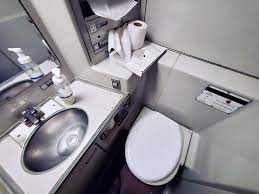 complete guide to amtrak bathrooms