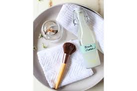 diy cleaning spray for makeup brushes