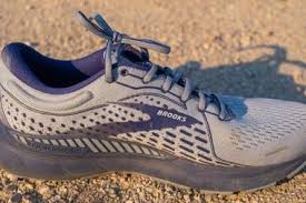 10 best running shoes for flat feet