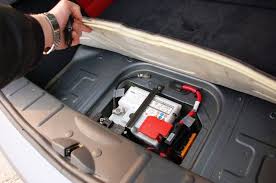 Put the fob next to the start. Mini Cooper 2001 2006 How To Open The Hatch With A Dead Battery Northamericanmotoring
