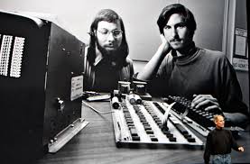 From 1976 to the advanced technology of today, the powerful brand of apple has lived through an interesting history. Photos Fully Functional Apple 1 Computer From 1976 Is Up For Auction