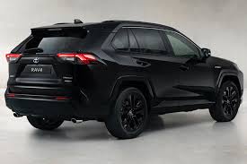 With efficient performance, superior safety & ultimate convenience, this practical compact suv will definitely enhance your drive. Meet The Toyota Rav4 Hybrid Black Edition Carbuzz