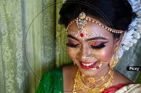 with bridal makeup vk883970 picxy