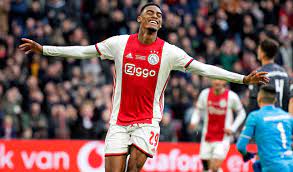 Ryan gravenberch is a young dutch midfielder, playing for afc ajax. Ryan Gravenberch The Dutch Pogba Of Ajax Who Was Close To Barca