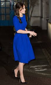 kate middelton wears royal blue dress