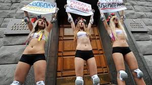 Ukraine: Frauen demonstrieren nackt gegen Europas Polit-Machos | ZEIT ONLINE