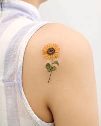 ひまわりのタトゥーの意味とは？花言葉や人気のデザインを紹介