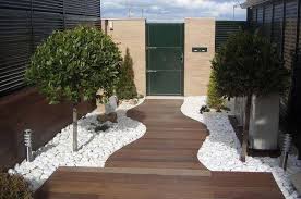 Decking Ideas For Small Gardens W