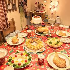 今日は特別な日☆クリスマスの食事が映えるテーブルコーディネート | RoomClip mag | 暮らしとインテリアのwebマガジン
