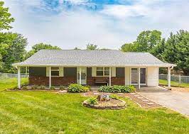 216 Crestview Dr King Nc 27021 Zillow