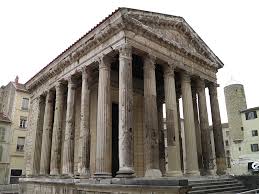 the maison carrée ancient roman temple