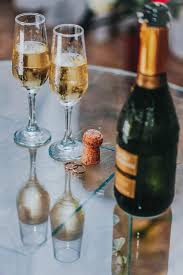 How to open a champagne bottle with a spoon. Does Putting A Spoon In An Opened Bottle Of Champagne Keep It Fizzy Go Wine