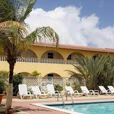 Coconut inn palm beach is set 3.3 km from eagle beach, and boasts a sun terrace, a bar and a flat screen tv. Coconut Inn Aruba Bei Hrs Gunstig Buchen