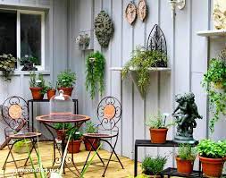 25 Garden Fence Decoration Ideas To