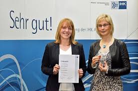 Für jeden die passende leistung und beratung von altersvorsorge, girokonto über privatkredit bis versicherung: Auszeichnung Hannah Mahlberg Vr Bank Nordeifel Eg