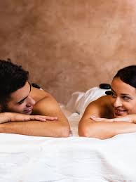 Disfruta de un masaje con tu pareja
