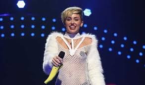 Miley Cyrus Grabs Top Slot In Uk Charts Euro Weekly News Spain