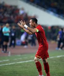 Quế ngọc hải (born 15 may 1993 in vietnam) is a vietnamese footballer who is a defender for viettel and captains of the vietnam national football team. Quáº¿ Ngá»c Háº£i Va Hanh Trinh Lá»™t Xac Vá»›i Tháº§y Park Tuá»•i Tráº» Online