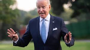 Biden is the oldest president, the first to have a female vice president, the first from delaware, and the second catholic after john f. Biden Verspricht 100 Dollar Fur Jeden Neugeimpften