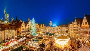 Allerdings gibt es belege, dass um 1576 bereits weihnachtsbäume an ratsstuben verkauft wurden. Top 10 Die Schonsten Weihnachtsmarkte In Deutschland