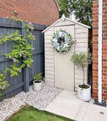 30 fence decorating ideas to spruce up