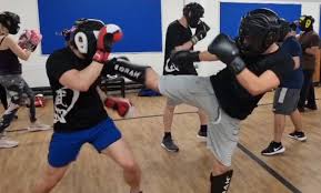 mixed martial arts kickboxing fitness