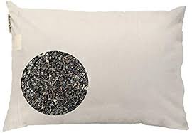 Lay the memory foam pillow on a flat surface, then sprinkle one side of the pillow with baking soda, covering well. Amazon Com Beans72 Organic Buckwheat Pillow Japanese Size 14 Inches X 20 Inches Home Kitchen
