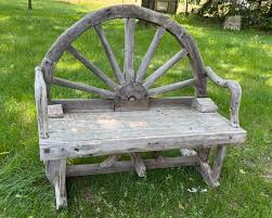 Primitive Wood Wagon Wheel Bench 4
