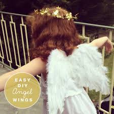 From stunning natural feathers, to mesh, rusty tin, metal filigree, and puffy satin, these can transform your dolls. Easy Diy Angel Wings The Craft Train